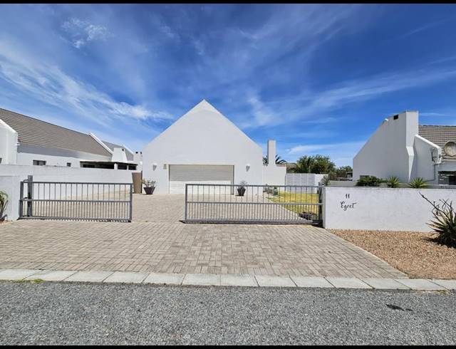 4 BEDROOM HOUSE FOR SALE IN GOLDEN MILE